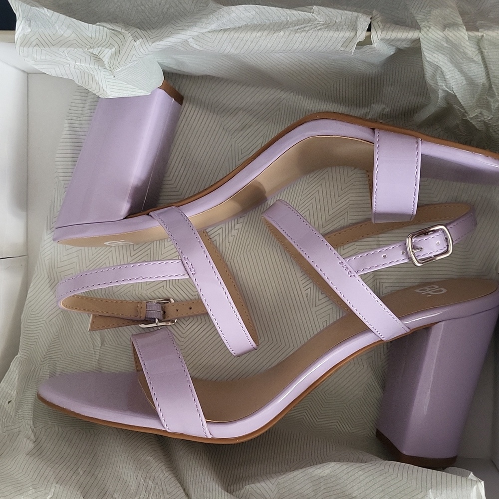 Women's shoes